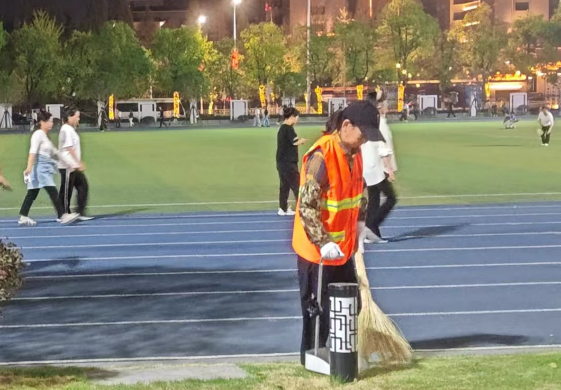 蒲姣娥:平凡岗位彰显不凡品德 拾金不昧传递正能量