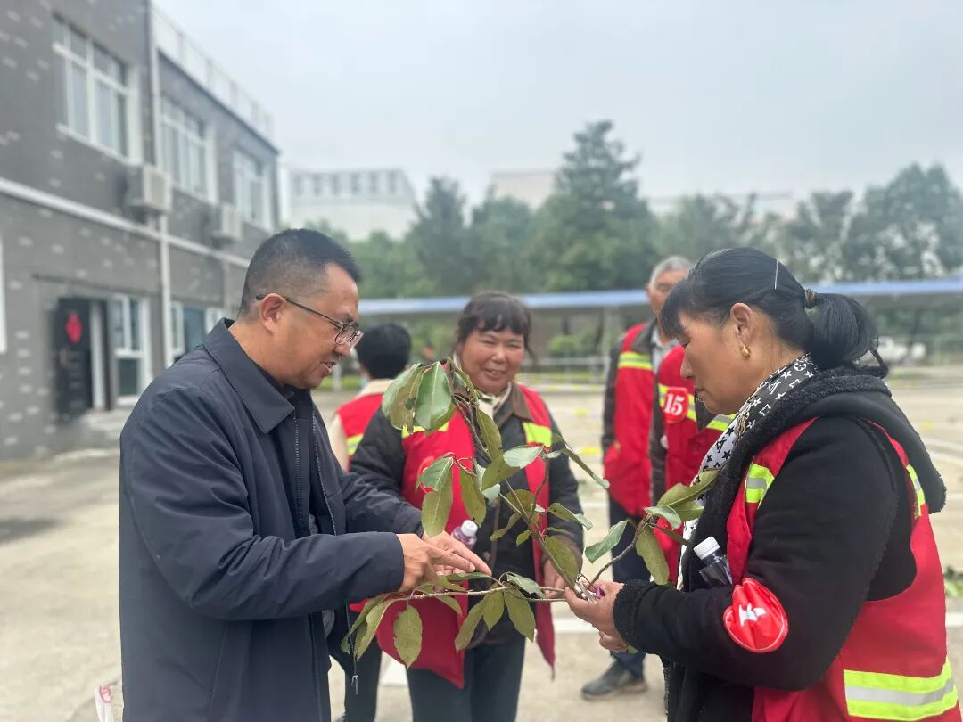 赛后复盘讨论.jpg